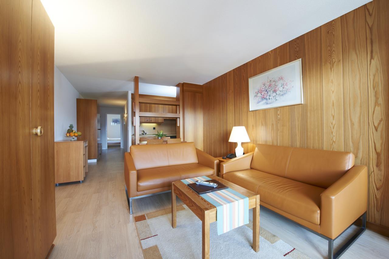 Aparthotel Helvetia Кранс Монтана Стая снимка