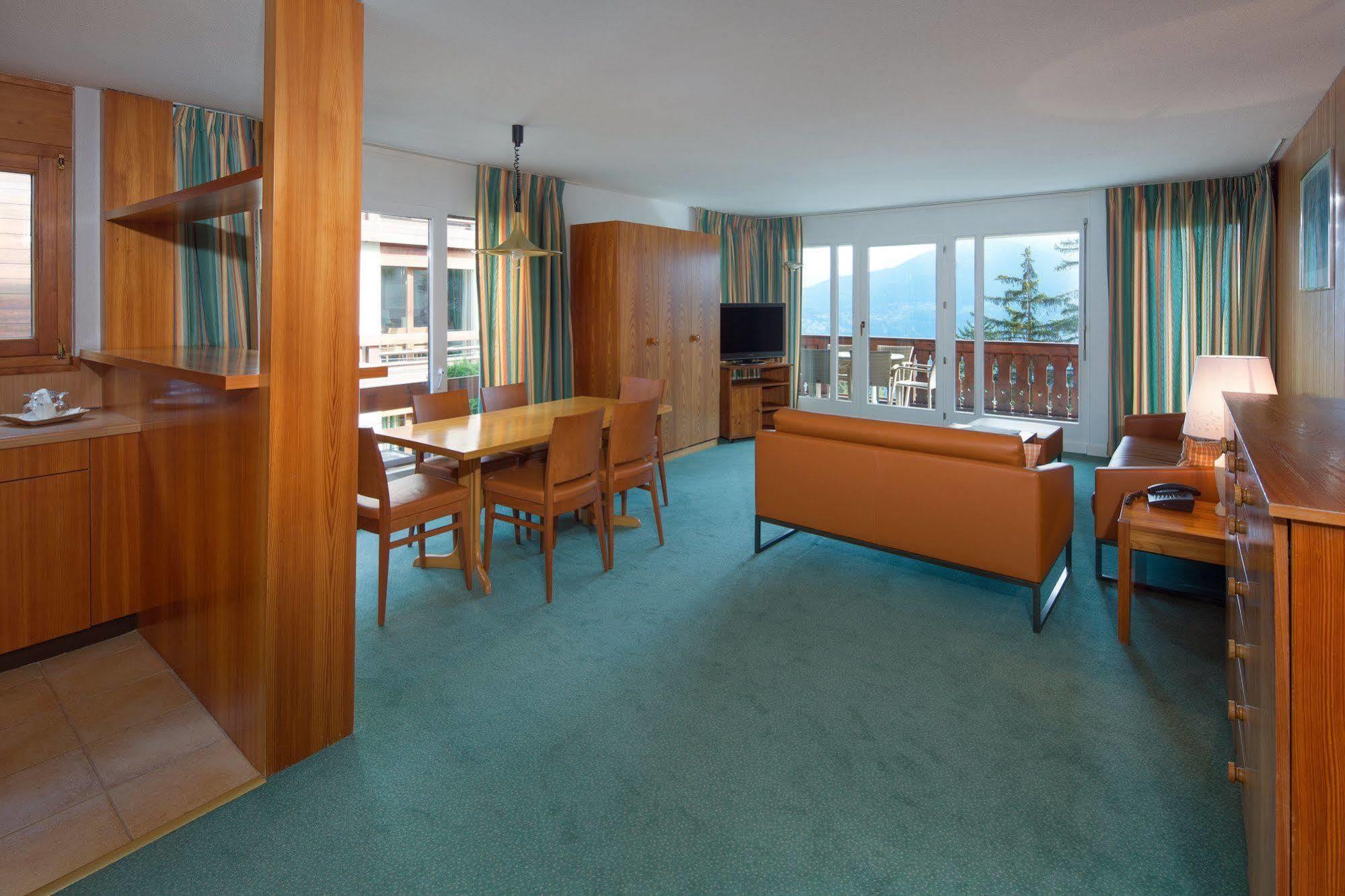 Aparthotel Helvetia Кранс Монтана Екстериор снимка